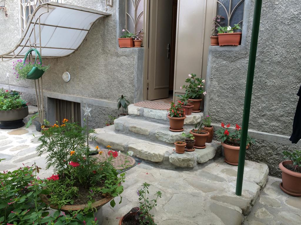 Mari Guest House Telavi Ngoại thất bức ảnh