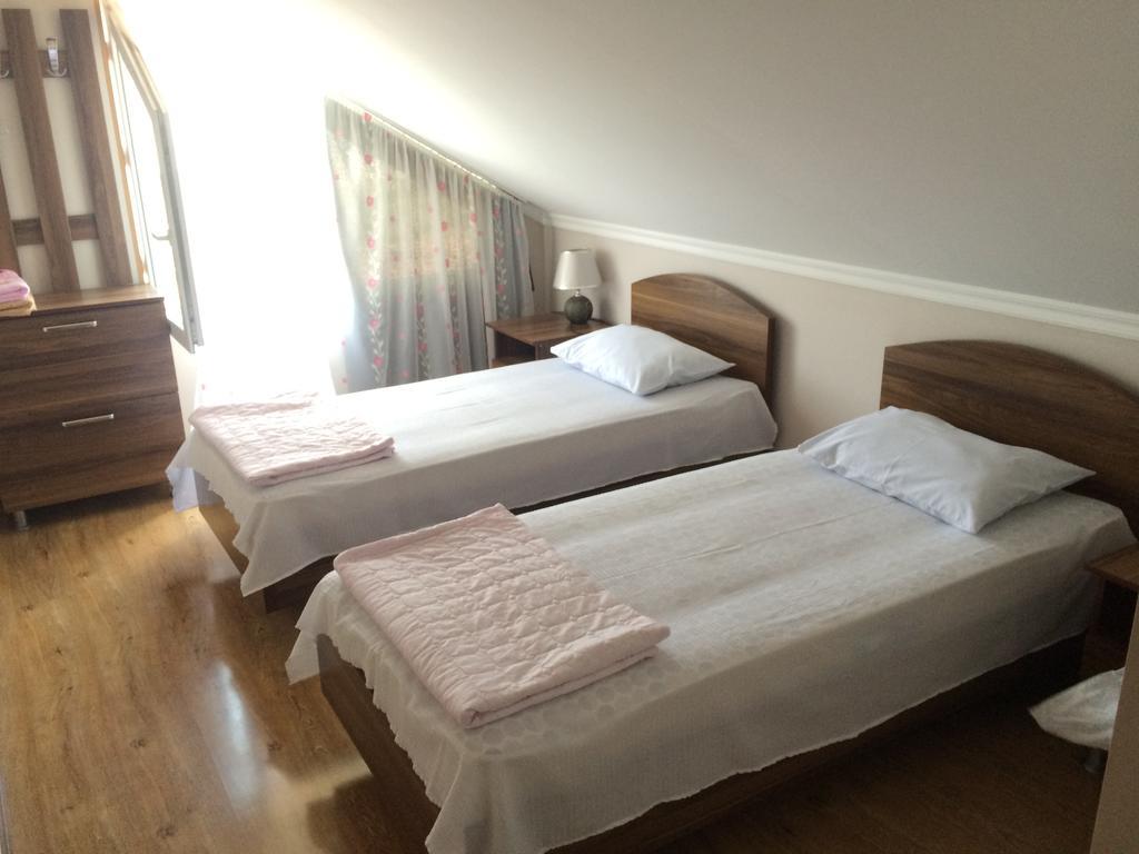 Mari Guest House Telavi Ngoại thất bức ảnh
