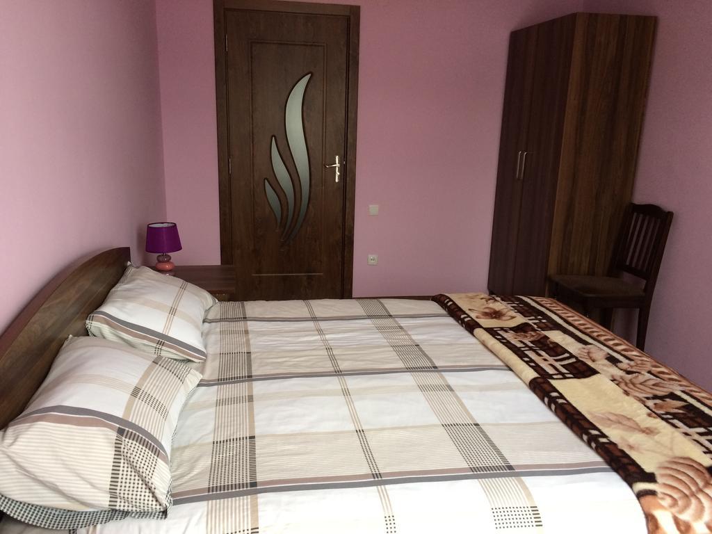 Mari Guest House Telavi Ngoại thất bức ảnh