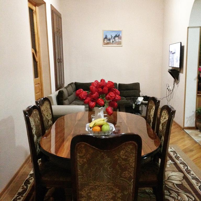 Mari Guest House Telavi Ngoại thất bức ảnh