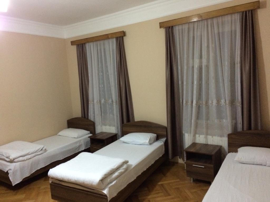 Mari Guest House Telavi Ngoại thất bức ảnh