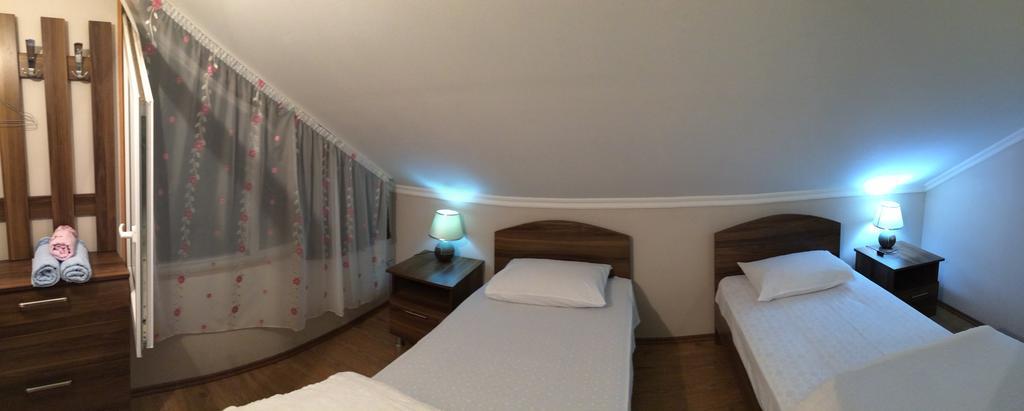 Mari Guest House Telavi Ngoại thất bức ảnh