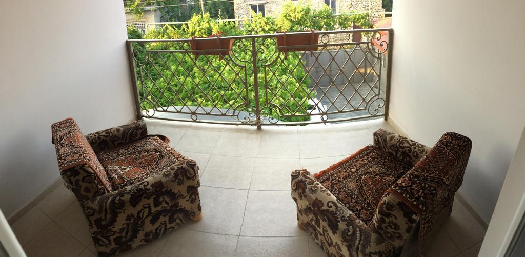 Mari Guest House Telavi Ngoại thất bức ảnh